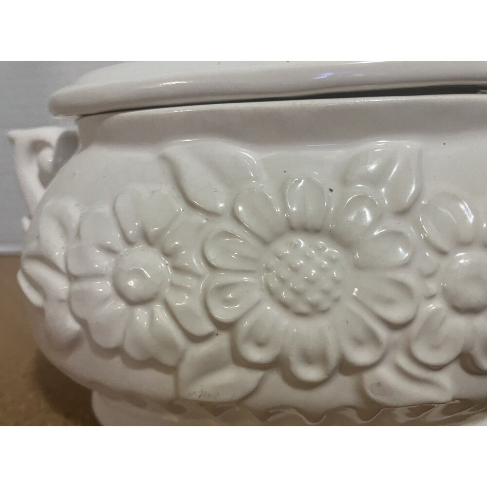 Vintage small Himark White Ceramic Small Daisy Soup gravy Tureen With Lid - Picture 5 of 16